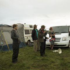 0003 Hotbox staff team giving the volunteer briefing 
