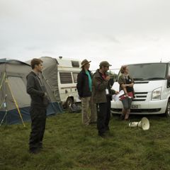 0003 Hotbox staff team giving the volunteer briefing 