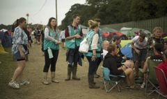 0045 Reading CATs chatting to campers 