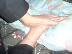 Daves feet smell like death 