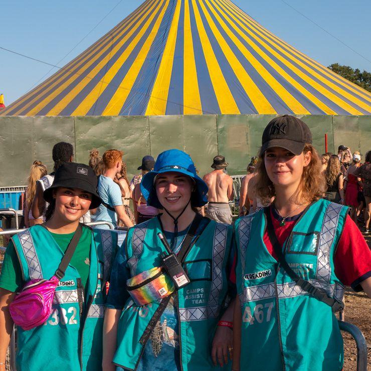 Volunteer at Reading Festival 2022 with Hotbox Events - Arena volunteers in front of dance tent - 2022-001 740PxSq72Dpi