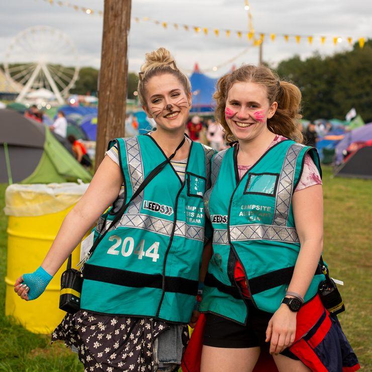 Volunteer at Leeds Festival 2022 with Hotbox Events - Campsite volunteers smiling - 2022-001 740PxSq72Dpi