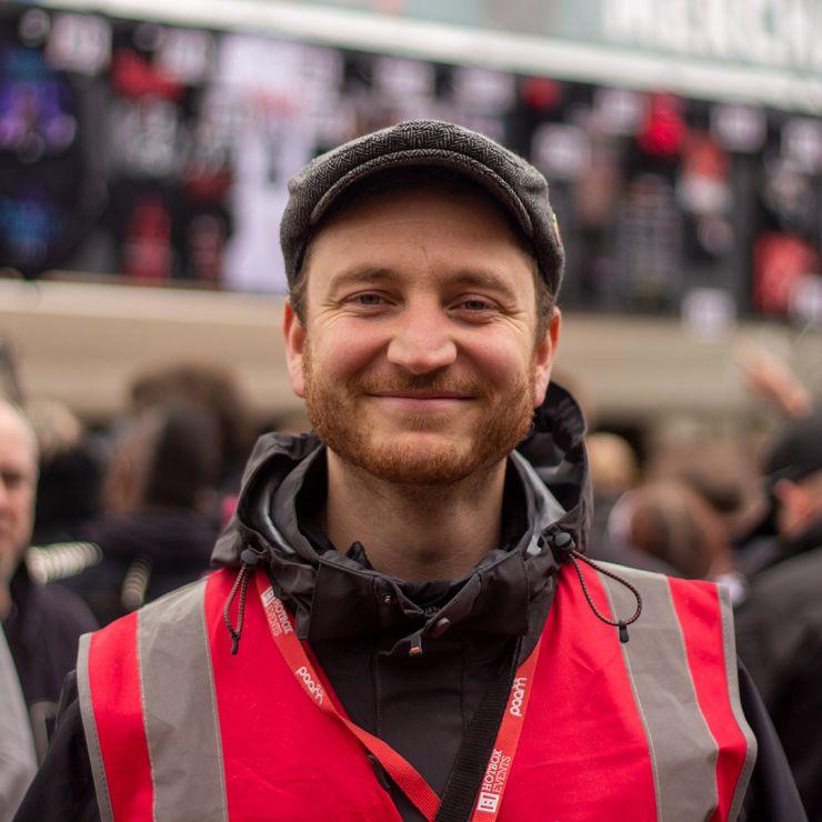 Volunteer at Download Festival 2022 with Hotbox Events - Arena volunteer smiling - 2022-001 740PxSq72Dpi