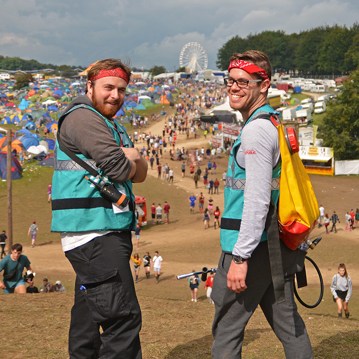 Volunteer at Leeds Festival with Hotbox Events - Campsite volunteers at the top of the hill v2022001 740PxSq72Dpi